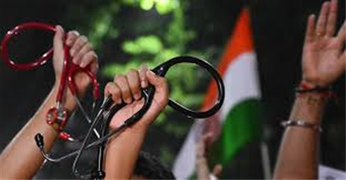 മെഡിക്കൽ കോളേജിൽ ഓപി സമരം തുടരുന്നു ; രോഗികൾ വലയുന്നു 